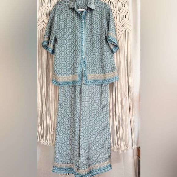 Max Studio Other - Max Studio Women’s Pajama Set Comfy Size Medium EUC